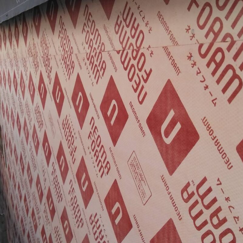 【抱陽の家】付加断熱施行中です。