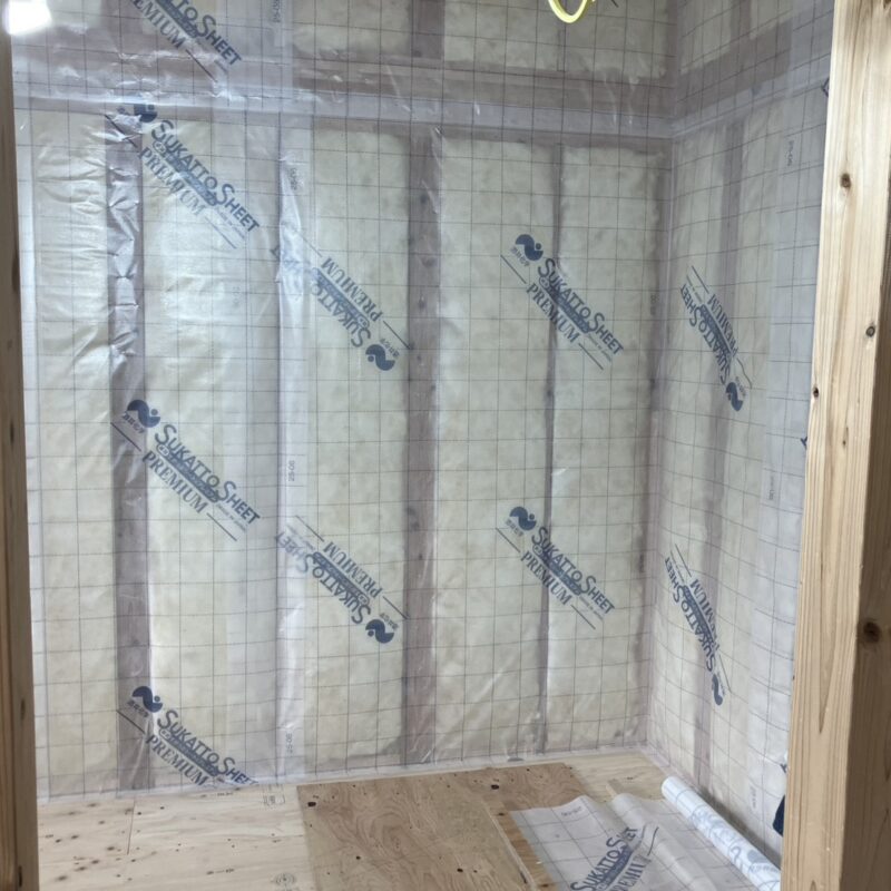 川崎市【抱陽の家】壁断熱施工しました