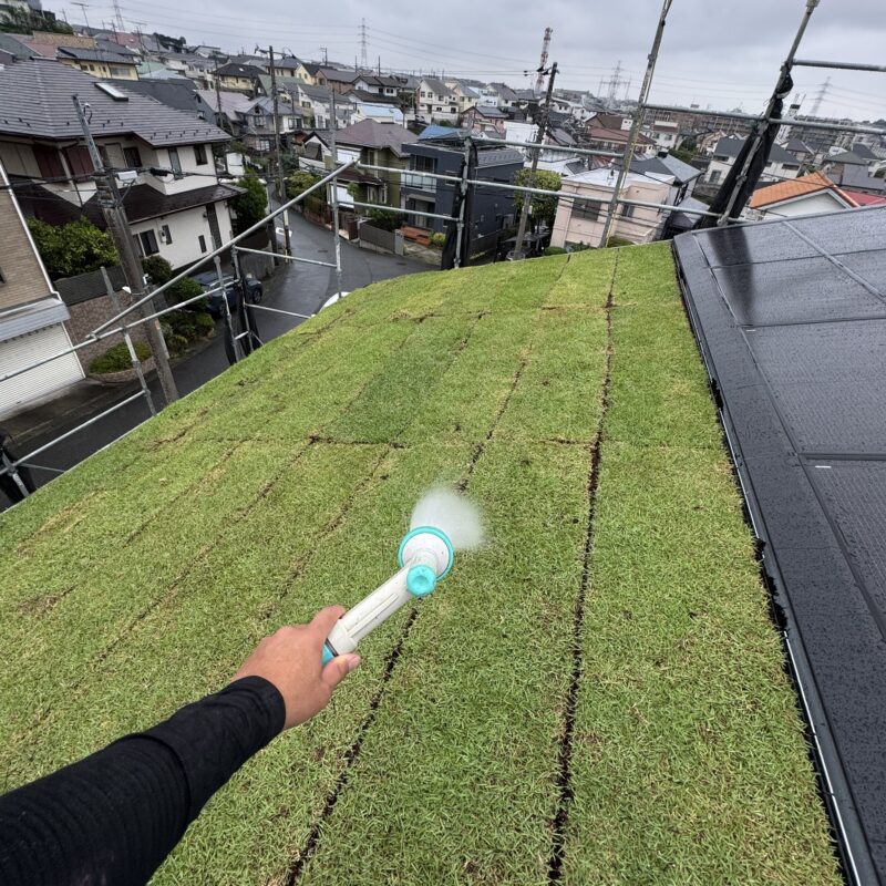 芝屋根水やり
