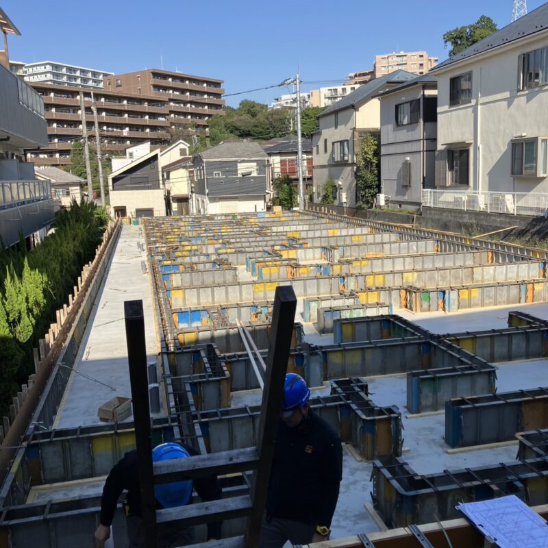 アパート基礎工事進行中